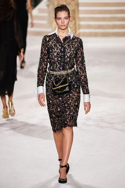 Look 54
